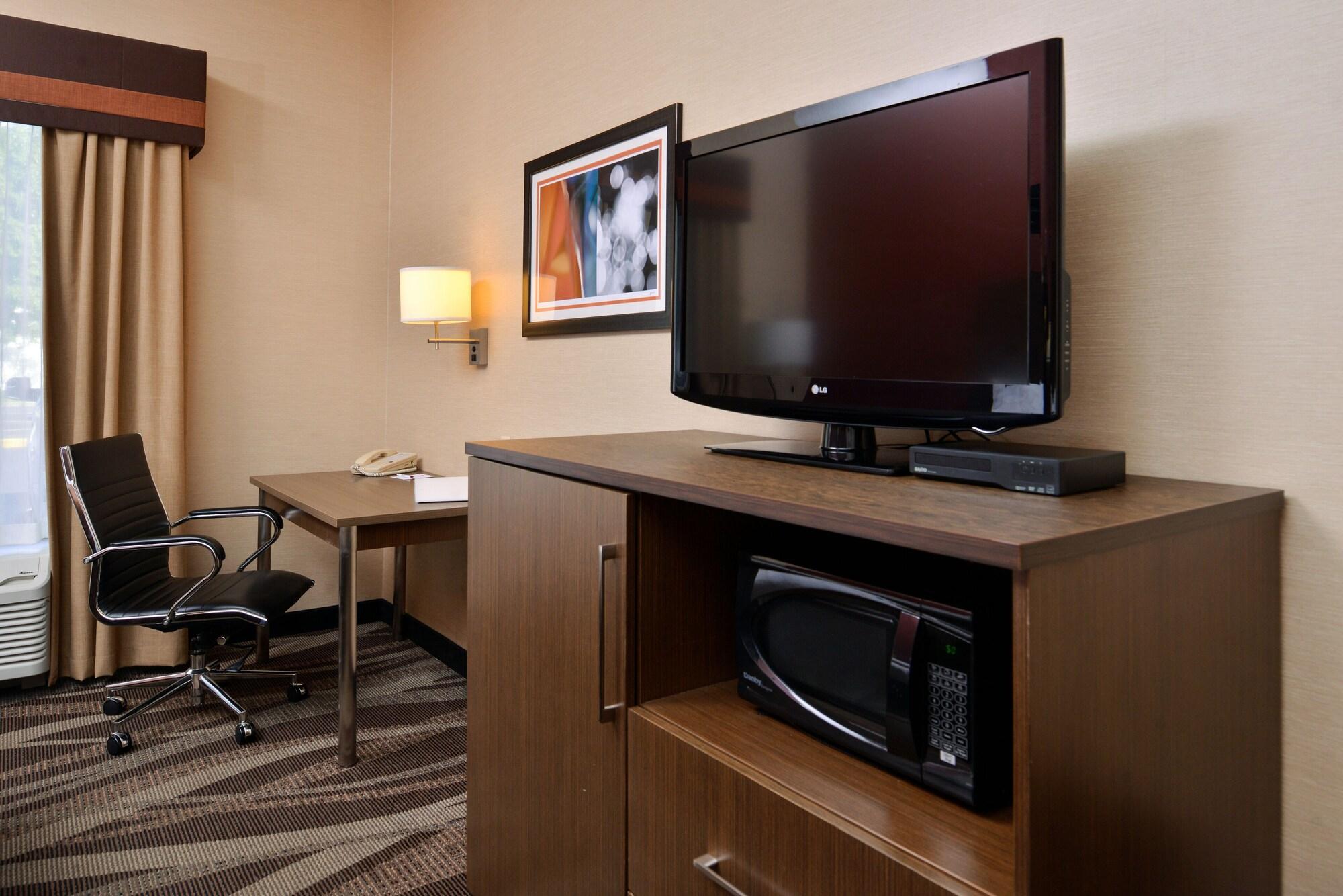 Best Western Plus University Inn Olean Esterno foto
