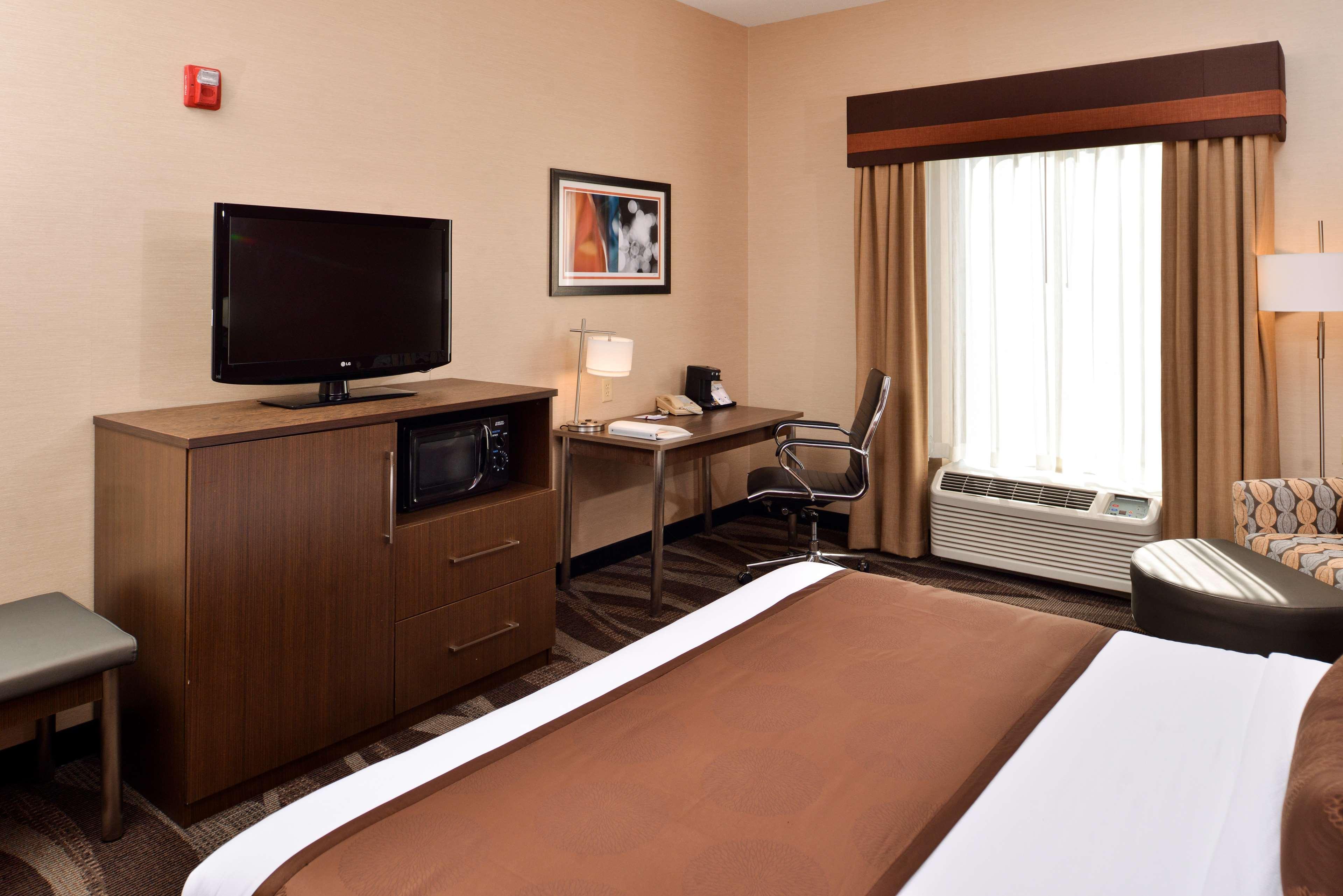 Best Western Plus University Inn Olean Esterno foto