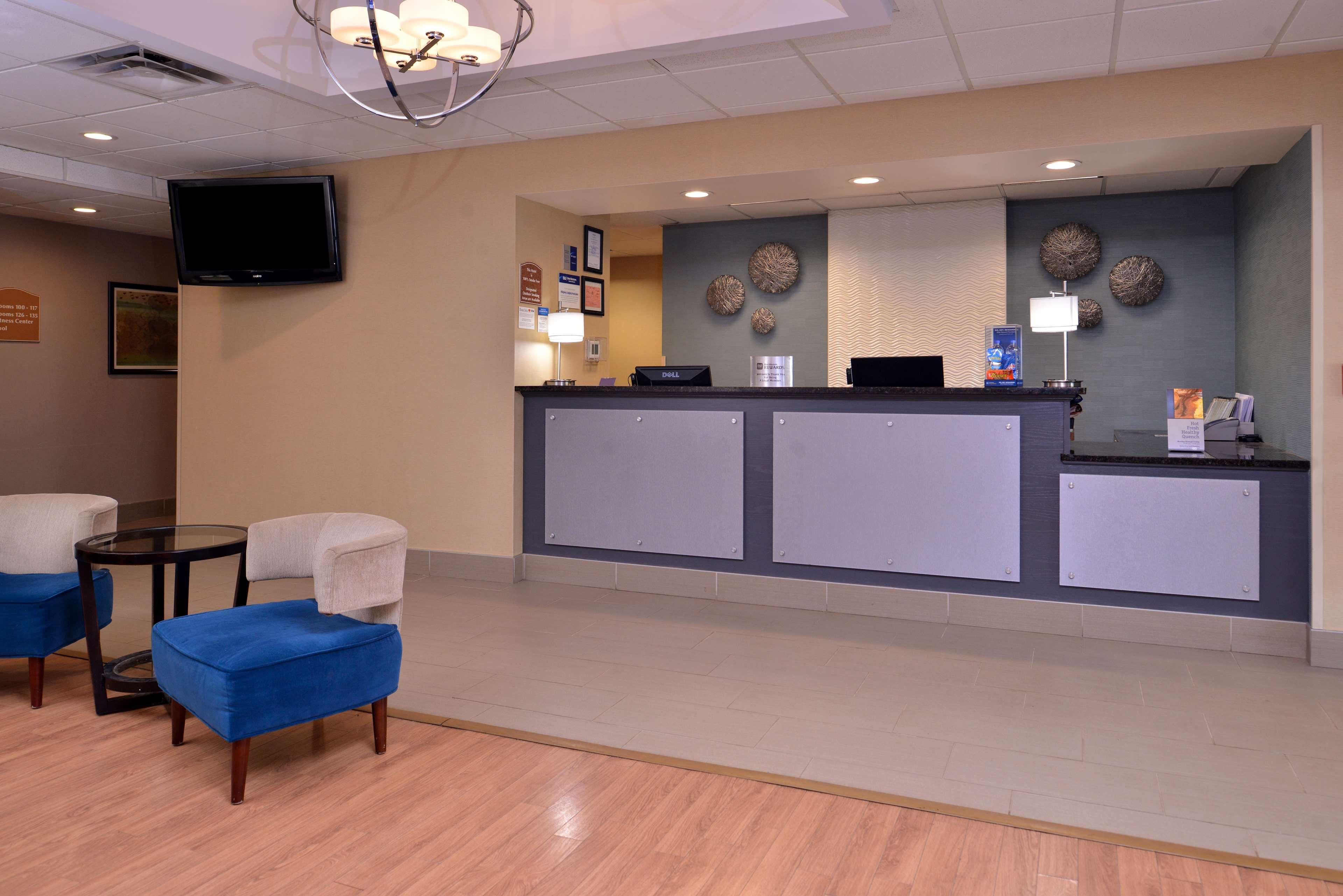 Best Western Plus University Inn Olean Esterno foto