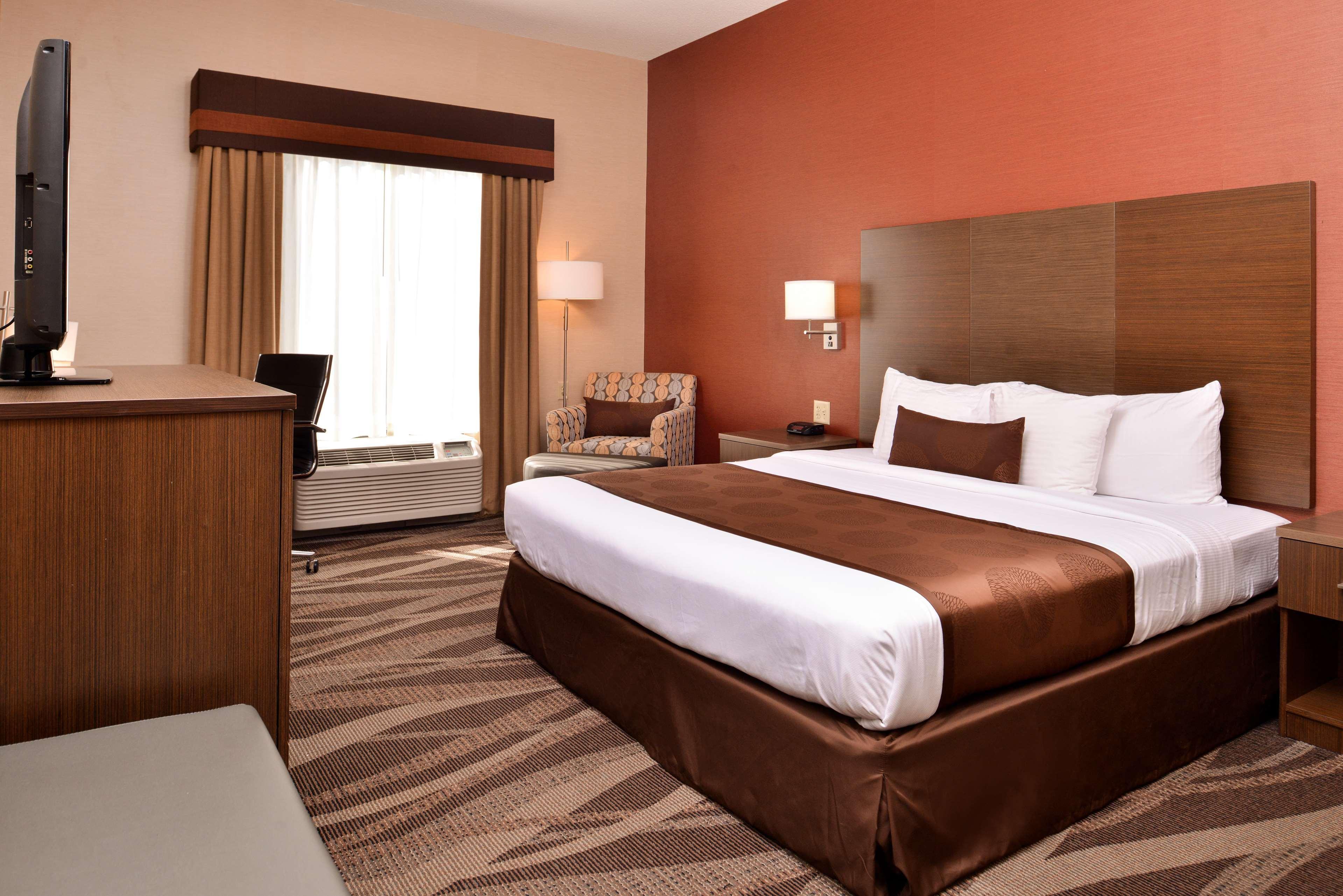Best Western Plus University Inn Olean Esterno foto