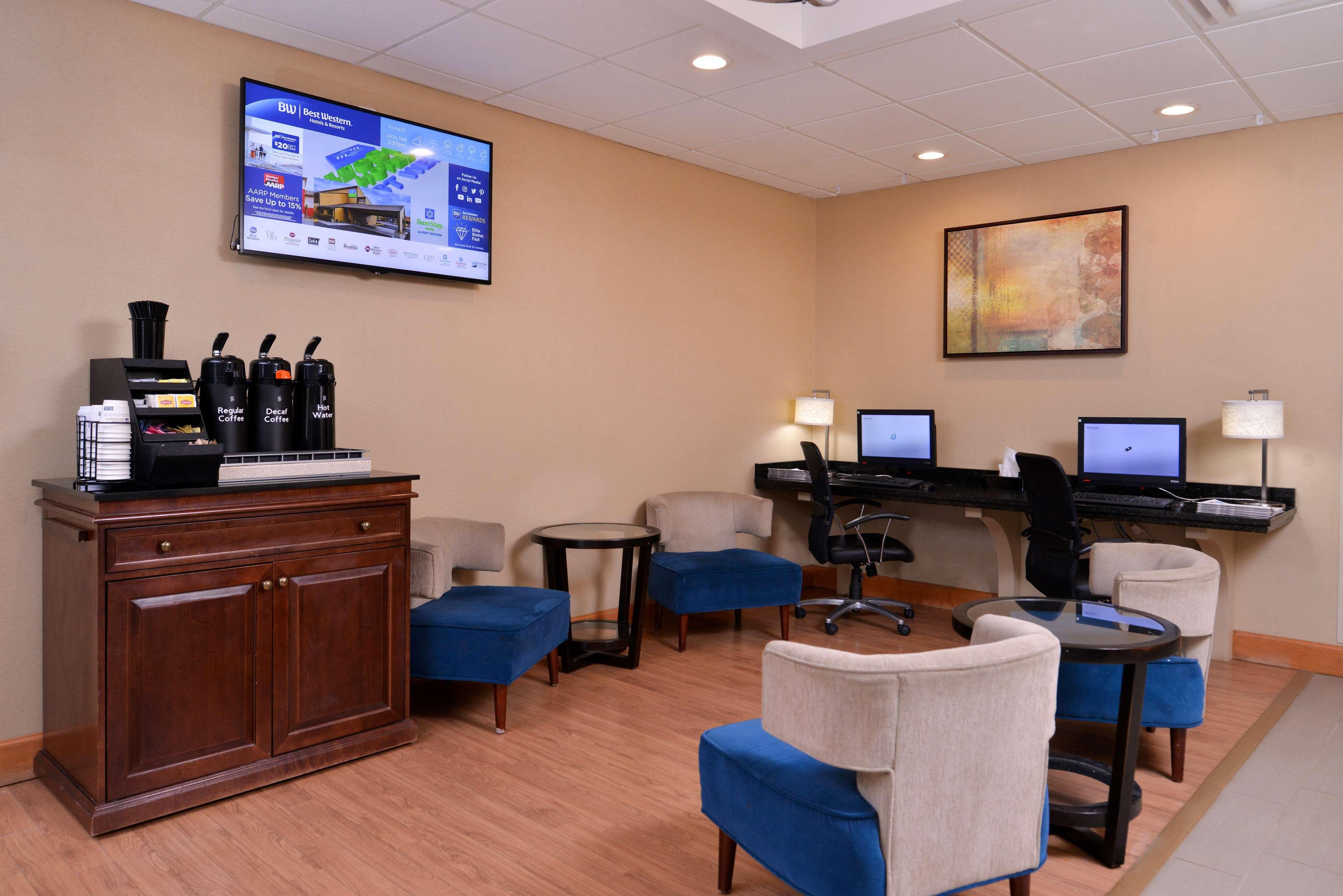 Best Western Plus University Inn Olean Esterno foto