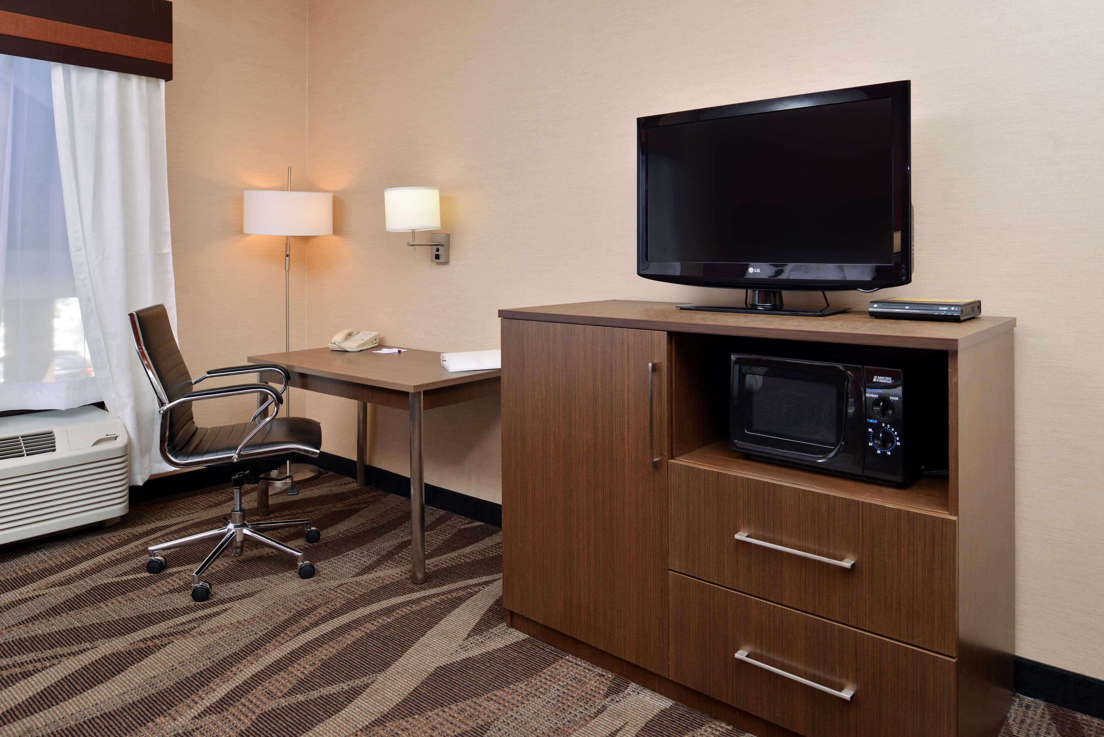 Best Western Plus University Inn Olean Esterno foto